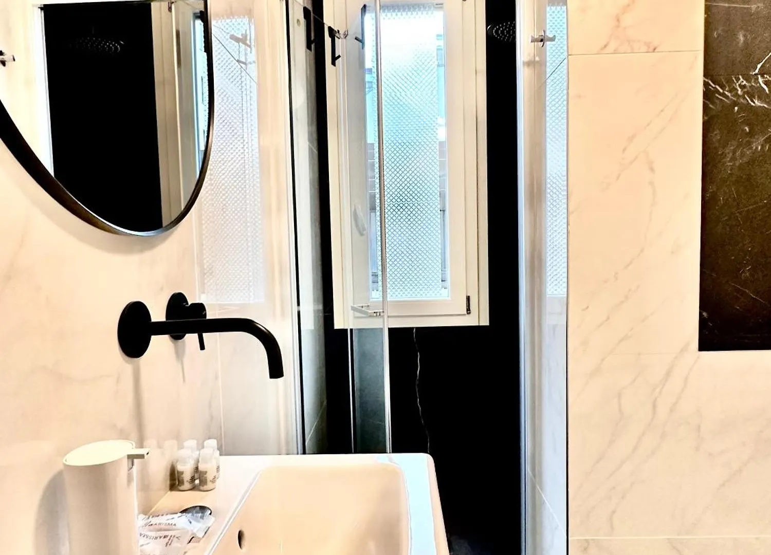 Casa Angelo Design Flat - Central Milan, Porta Venezia, 3 Metro Stops Duomo إيطاليا